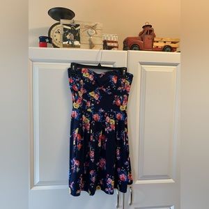 NO Boundaries. Size large. Floral mini cotton dress